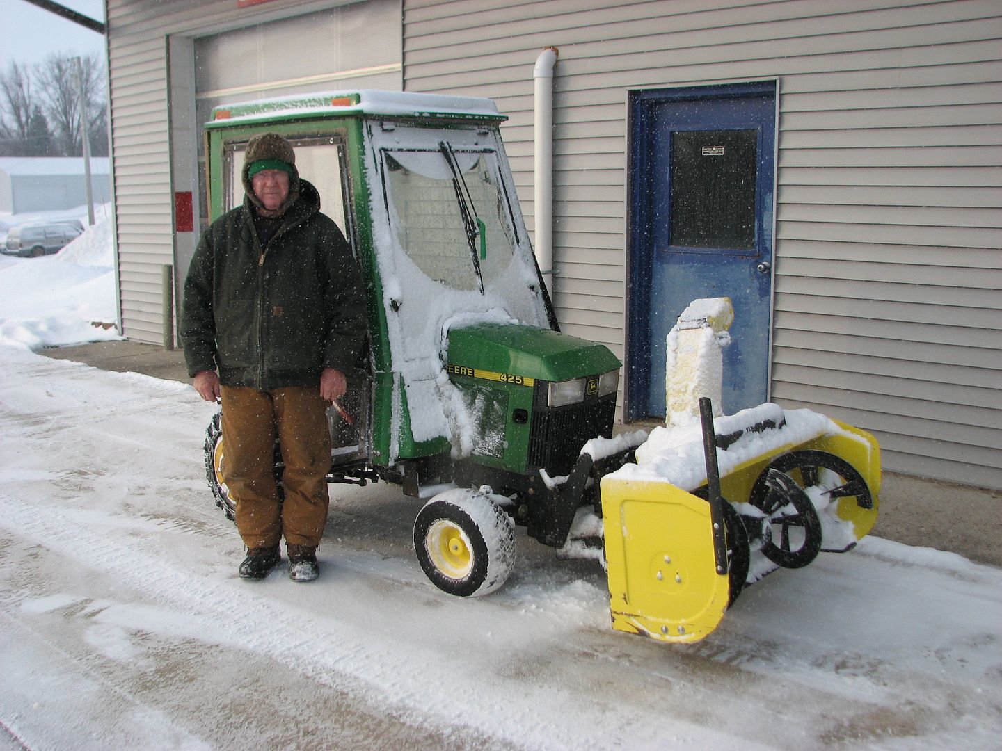 John Deere 425 + Cab + Snow Blower Photo by 86deereguy Photobucket